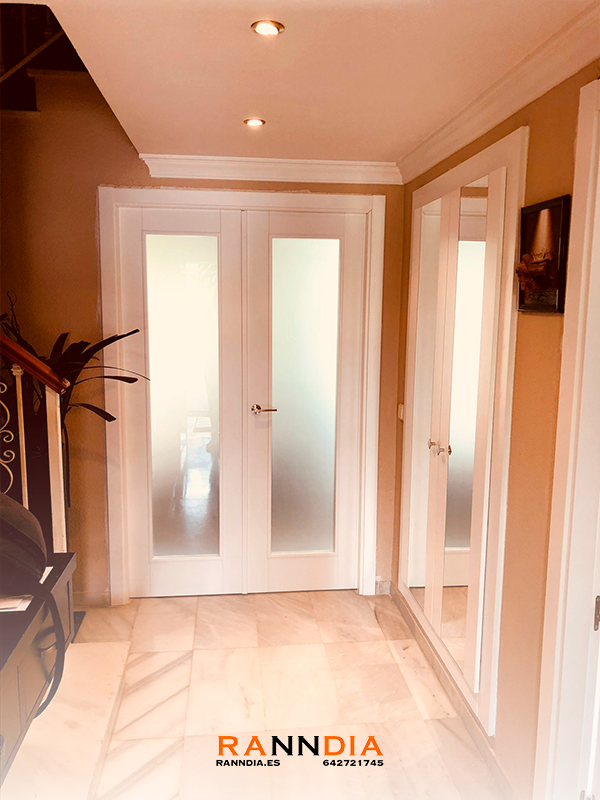 Puerta de interior modelo 16 en Fuengirola