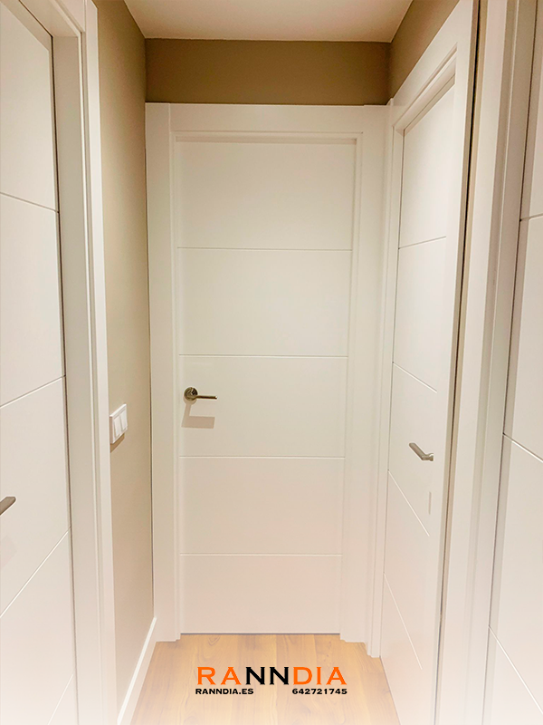 Puerta de interior modelo 17 en Fuengirola