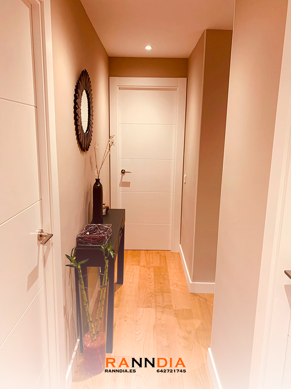 Puerta de interior modelo 18 en Fuengirola