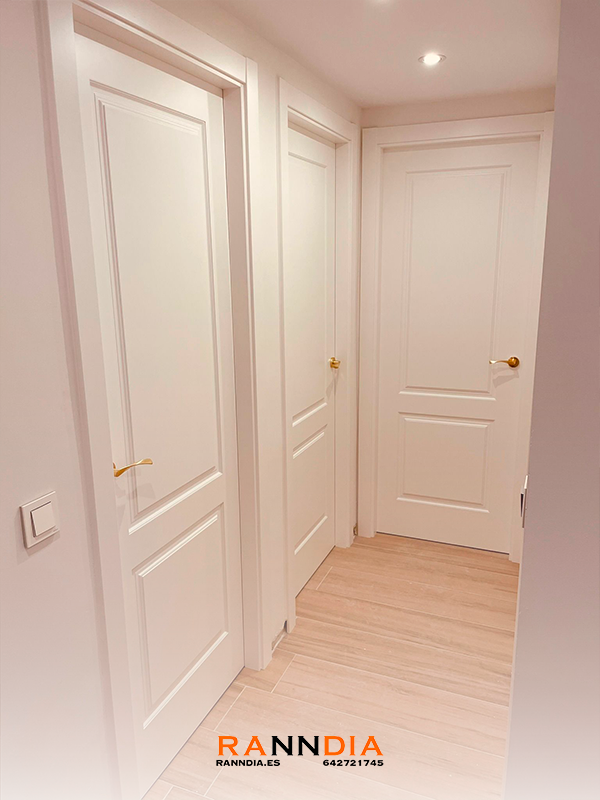 Puerta de interior modelo 2 en Fuengirola