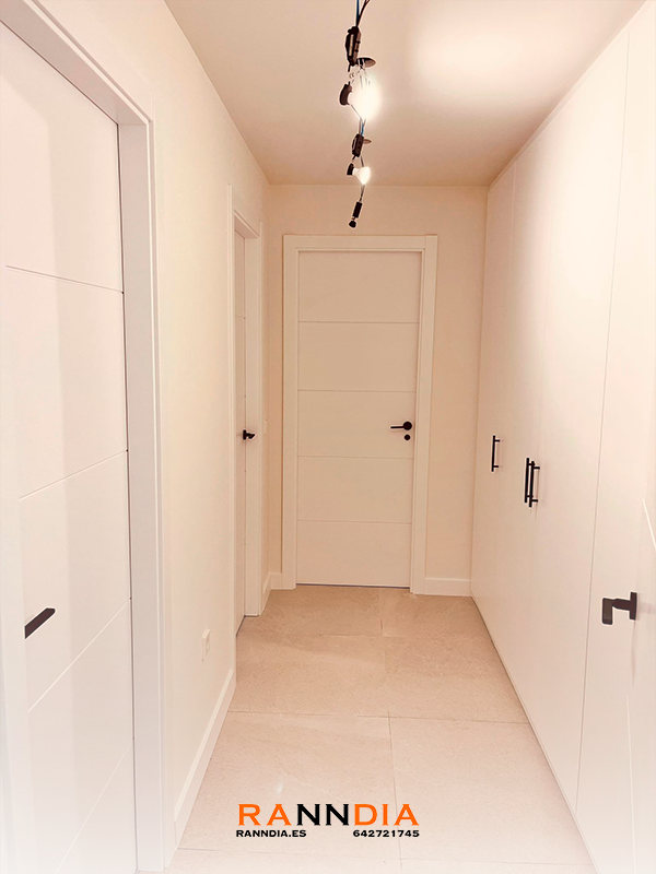 Puerta de interior modelo 3 en Fuengirola