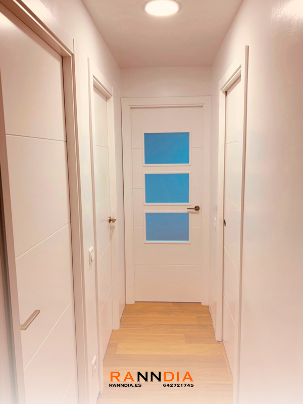 Puerta de interior modelo 7 en Fuengirola